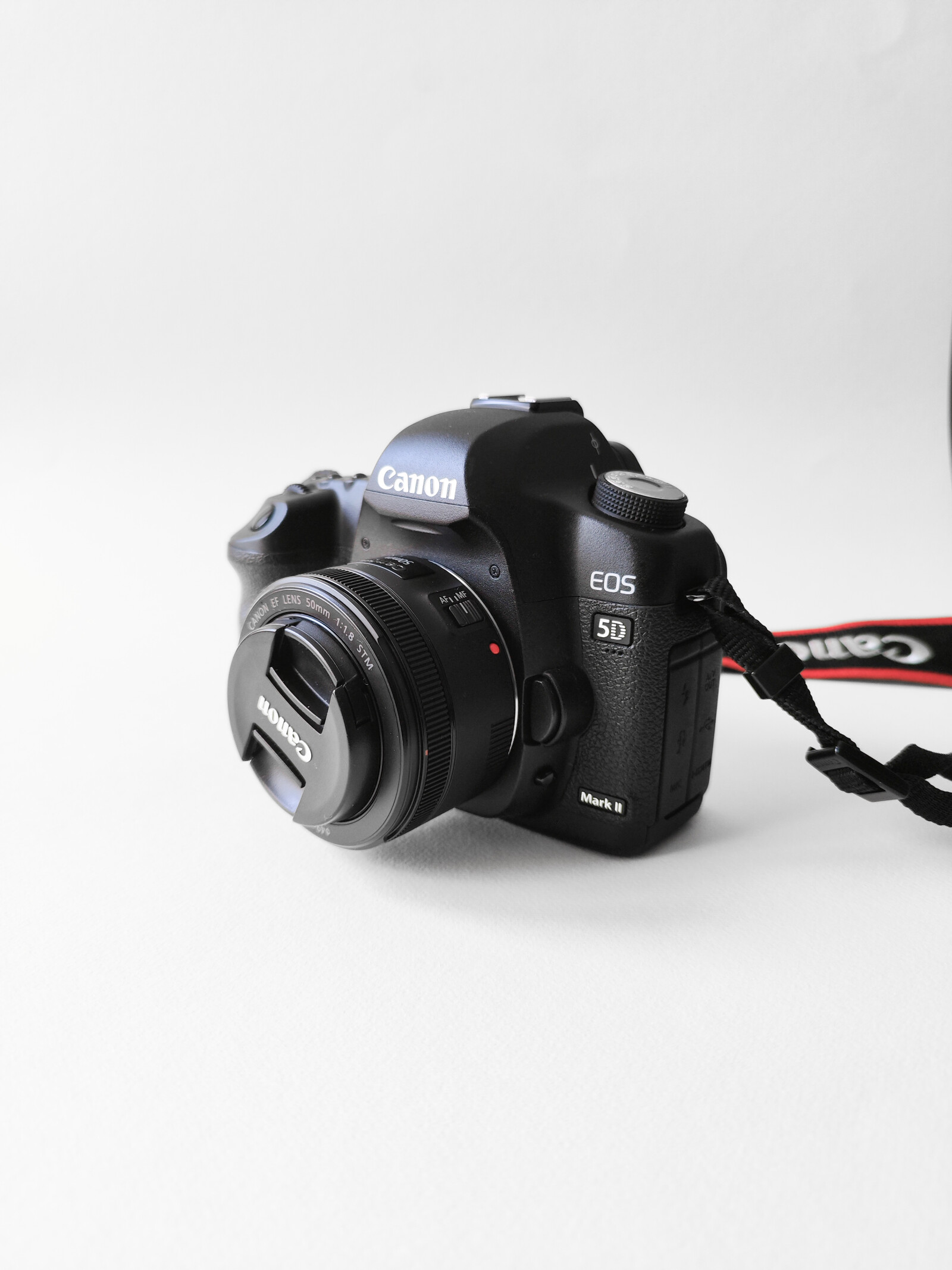 Canon 5D Mark II - Photo 1 sur 3