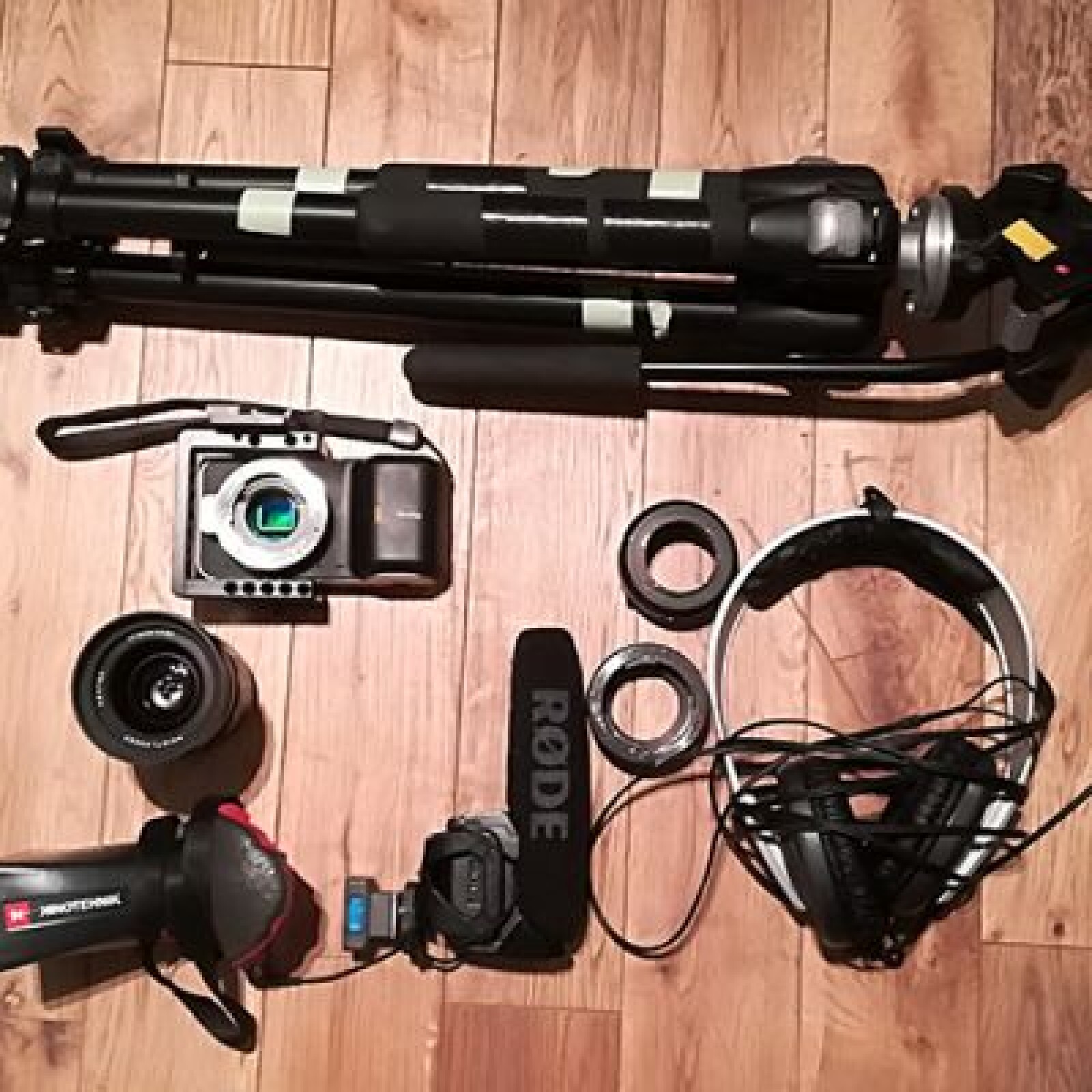 Blackmagic Pocket Cinema Camera Kit - Photo 1 sur 5