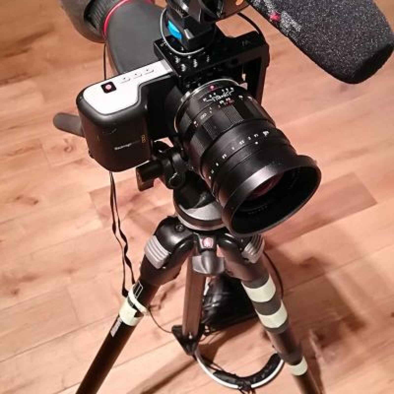 Blackmagic Pocket Cinema Camera Kit - Photo 2 sur 5