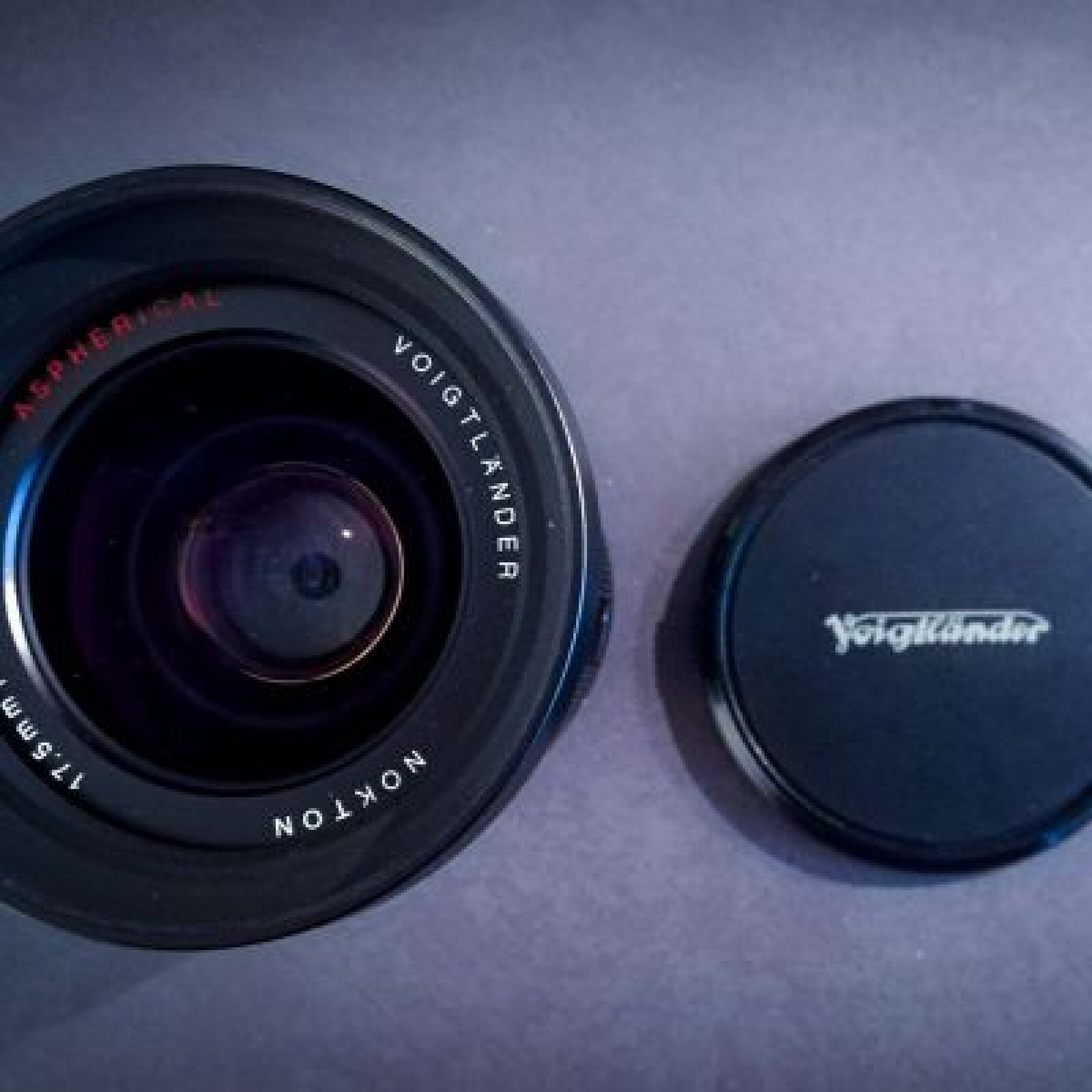 Objectif  Voigtländer  17.5mm  f/0.95  Nokton  Monture  Micro  4/3 (MFT) - Photo 1 sur 4