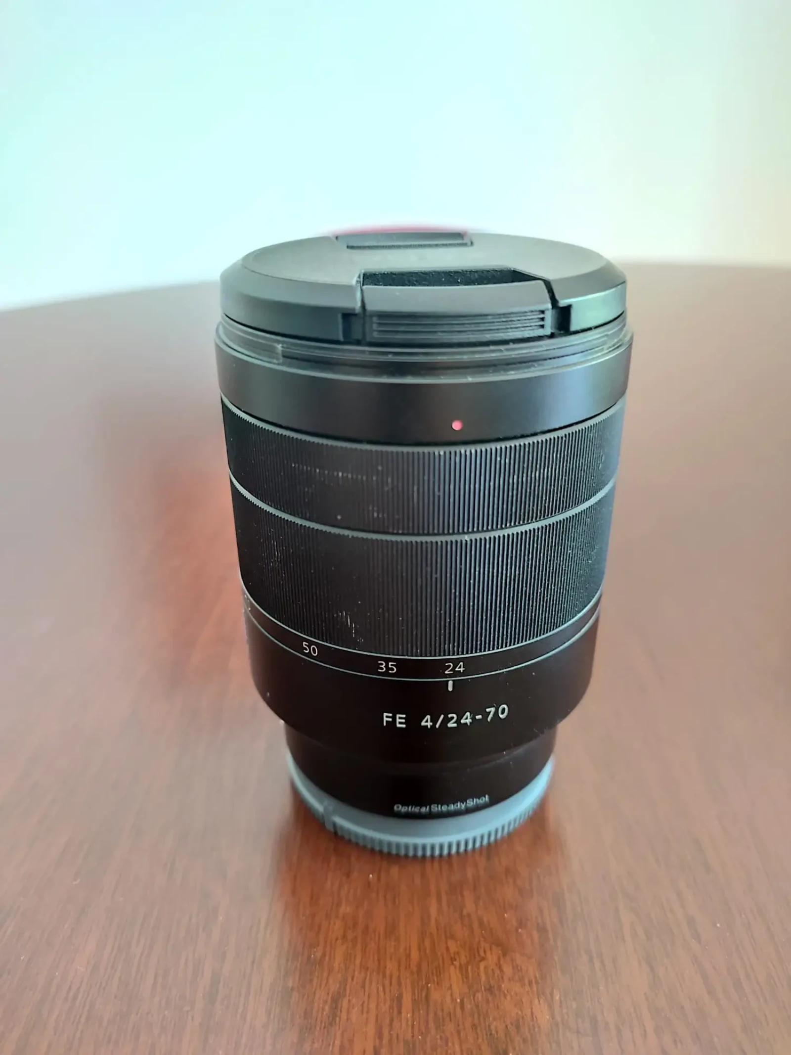 Sony Zeiss SEL-2470Z - Photo 2 sur 3