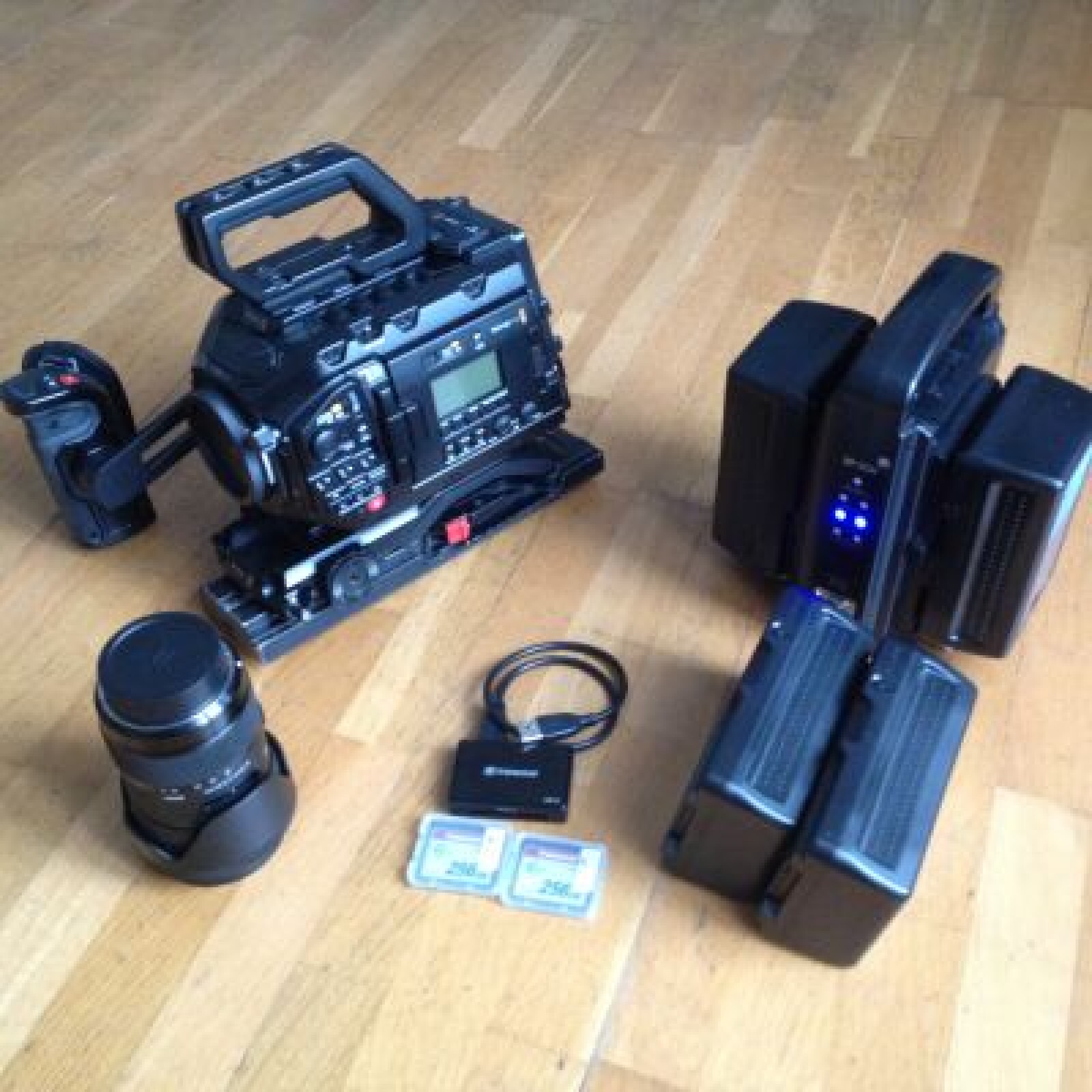 Pack caméra : Blackmagic URSA MINI PRO 4,6K - Photo 1 sur 6