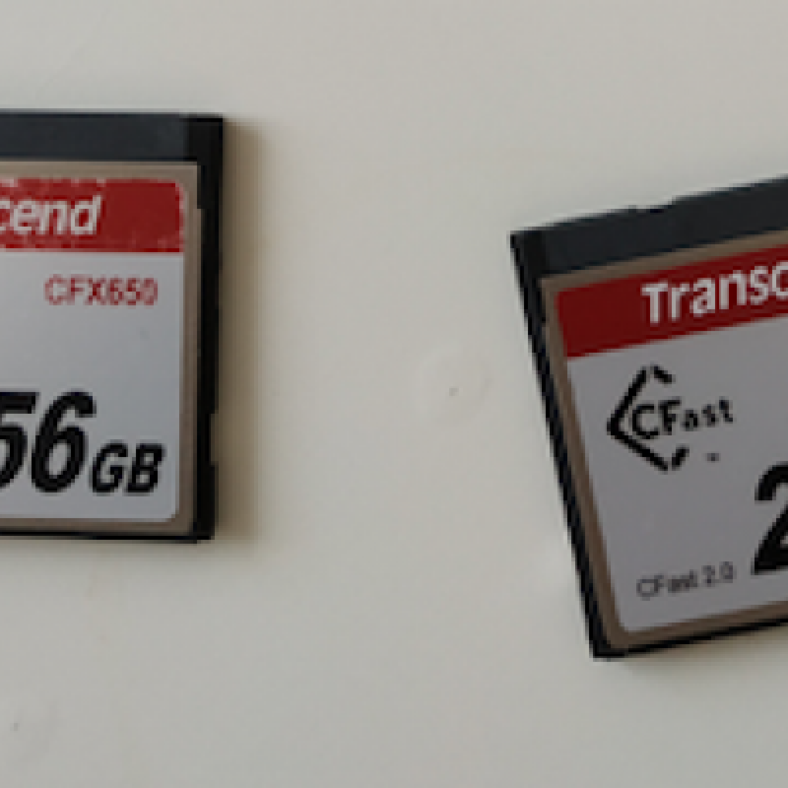 Cartes C-FAST 256Go + lecteur de cartes - Photo 3 sur 3