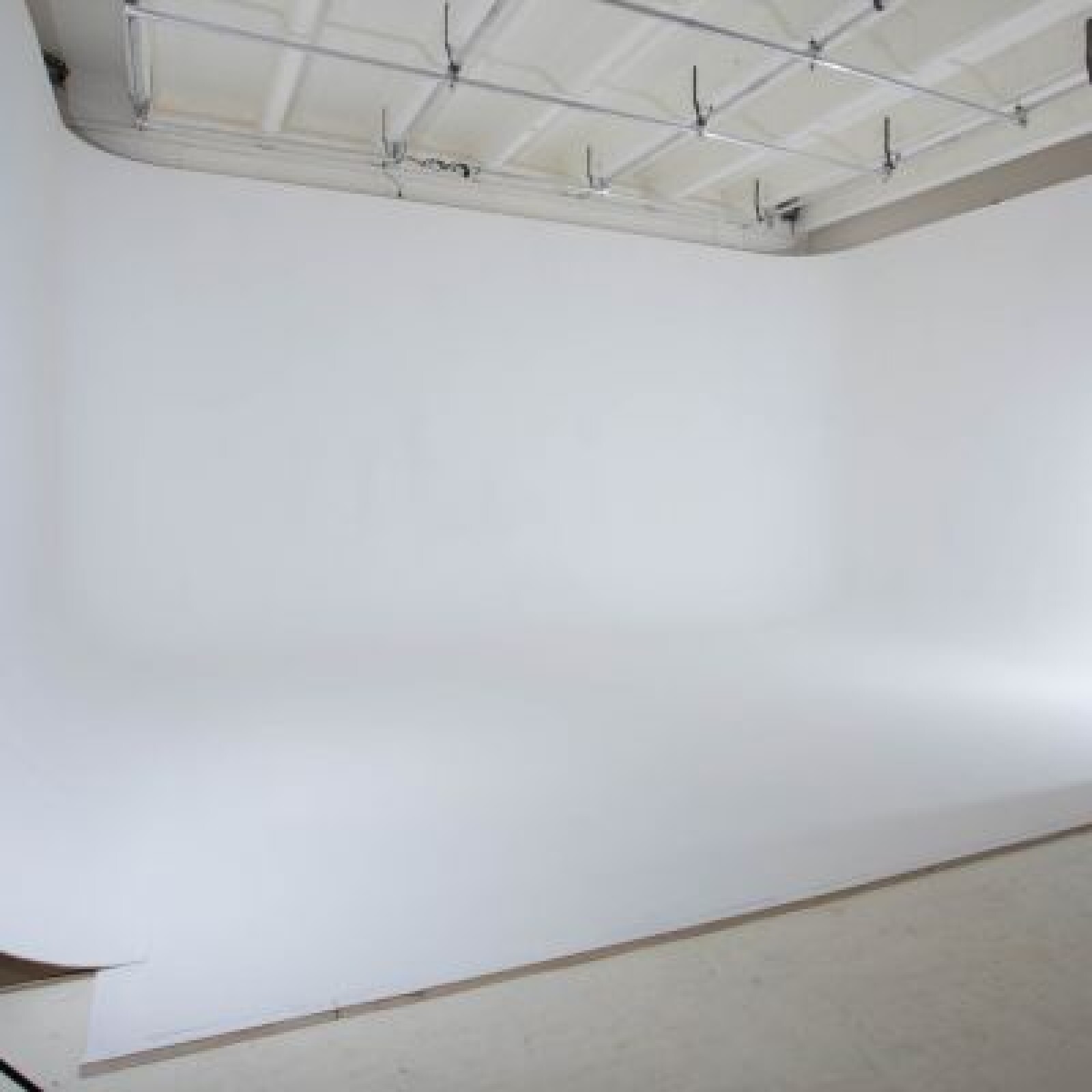 STUDIO  100m² - Cyclo 3 faces - Photo 1 sur 5