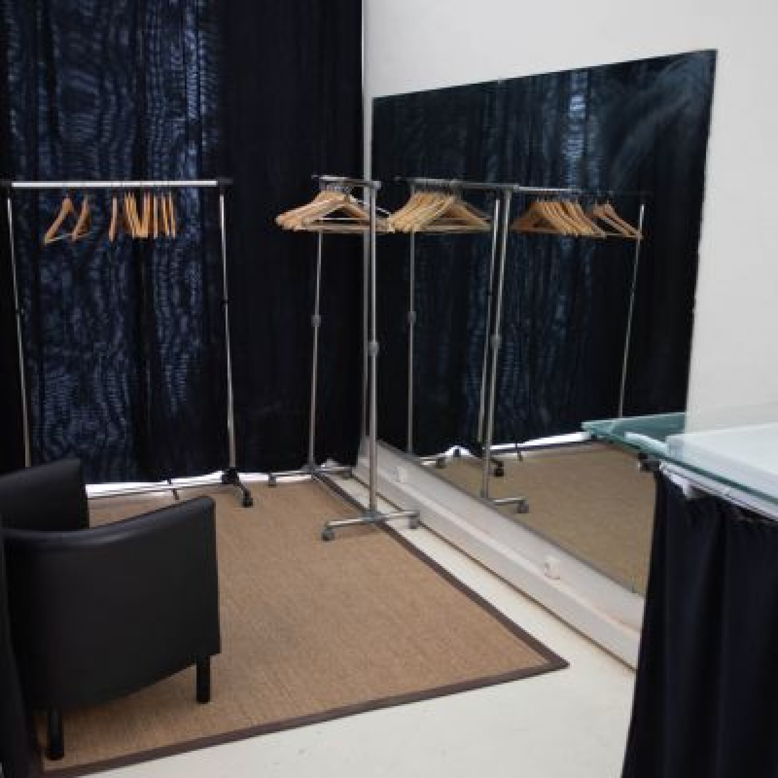 STUDIO  100m² - Cyclo 3 faces - Photo 3 sur 5