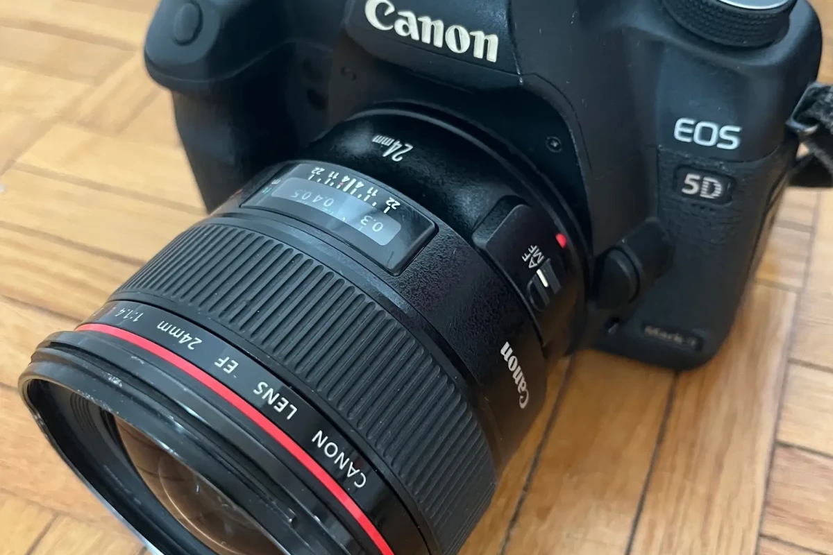 Location Canon 5D Mark II - Lightyshare