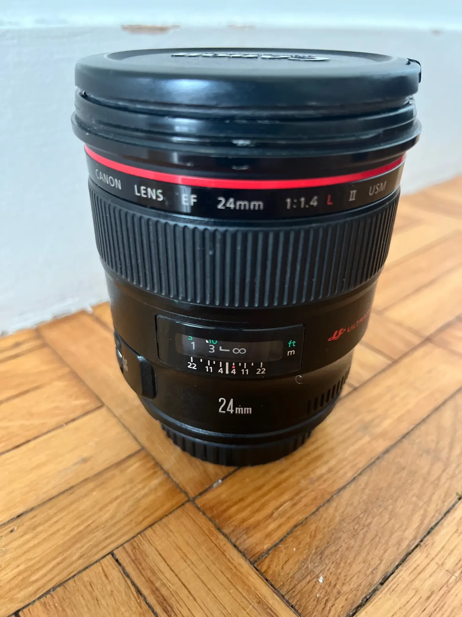 Canon EF 24mm f/1.4L II USM - Photo 1 sur 2