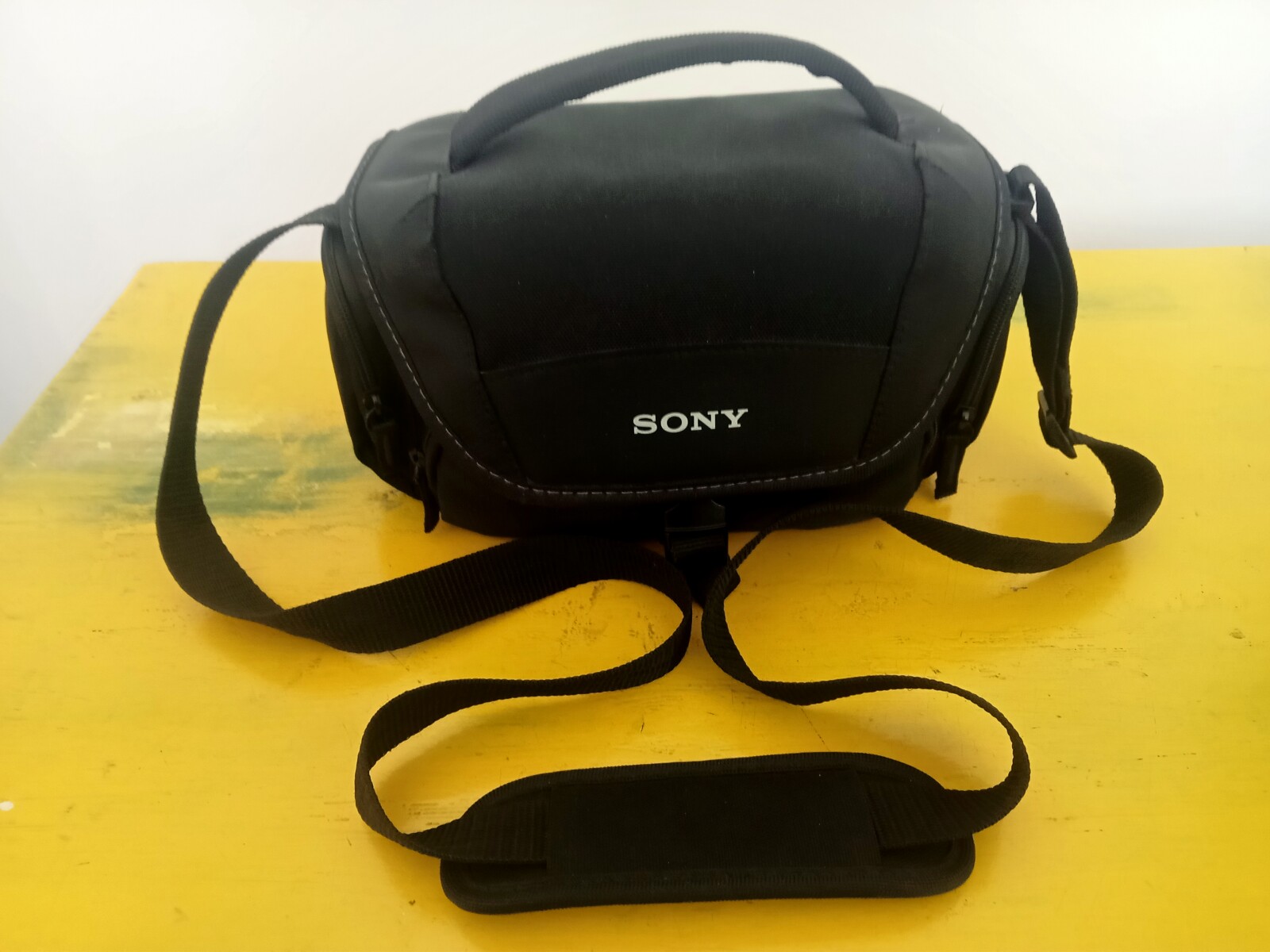Sony FDR-AX33 - Photo 3 sur 5