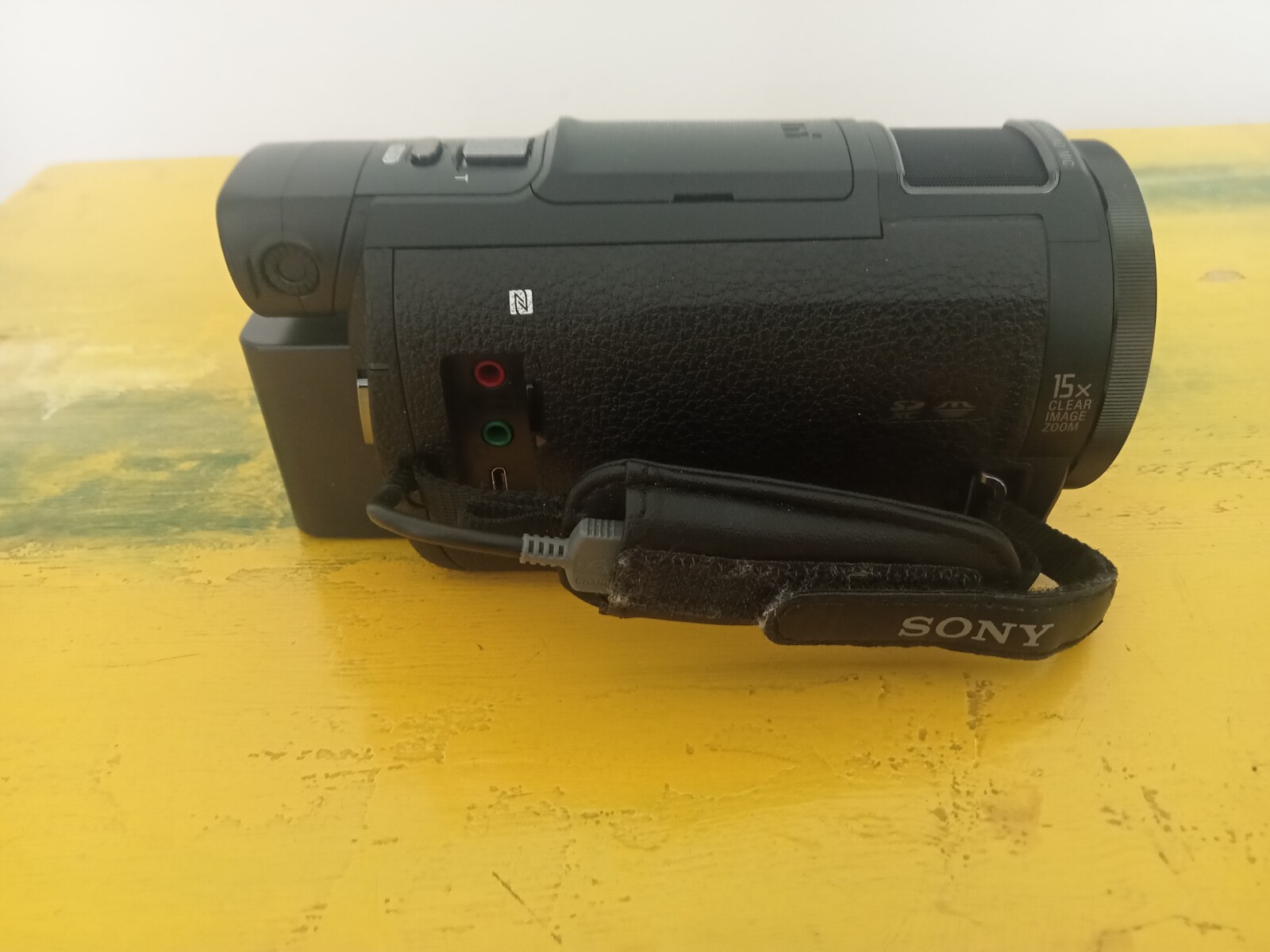 Sony FDR-AX33 - Photo 1 sur 5