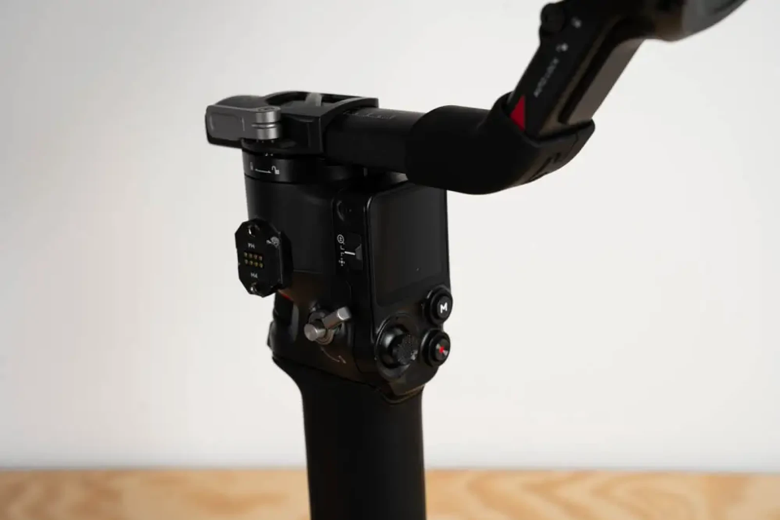 DJI Ronin RS4 Pro - Photo 2 sur 10