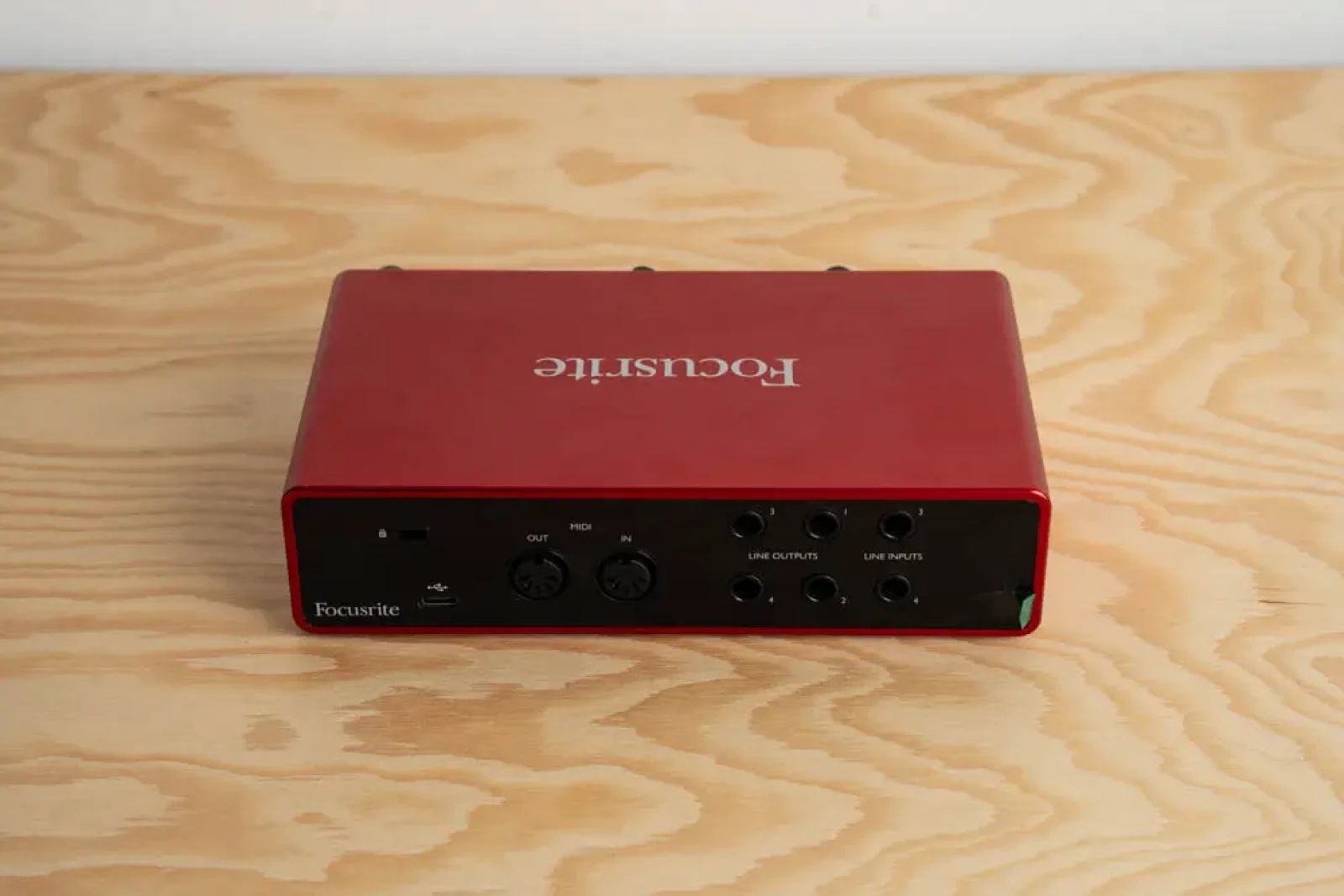 Focusrite Scarlett 4i4 3rd Gen - Photo 2 sur 2