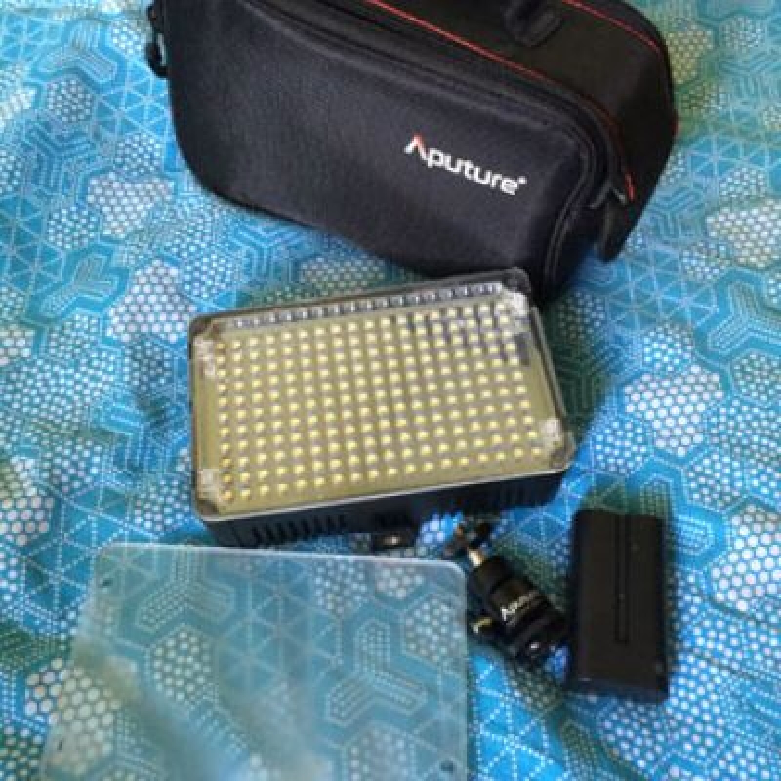 Panneau lampe amaran à LED + 2 batteries - Photo 1 sur 4