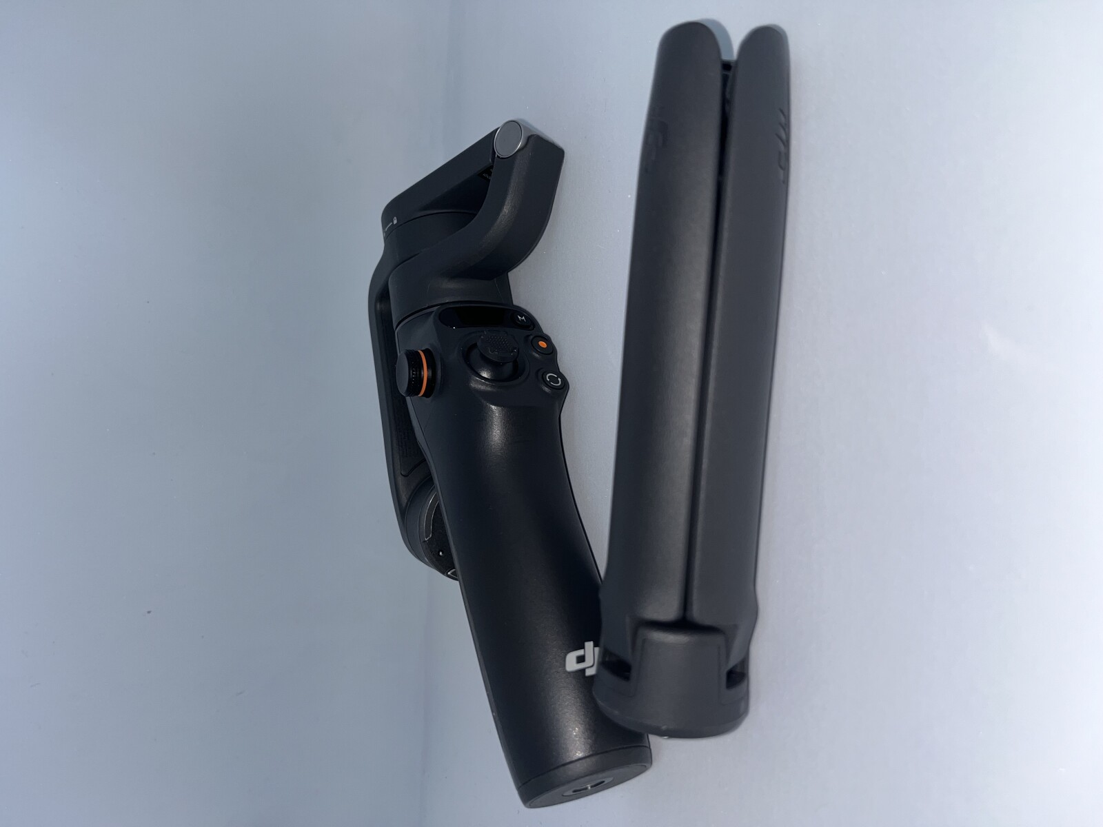 DJI Osmo Mobile - Photo 3 sur 4