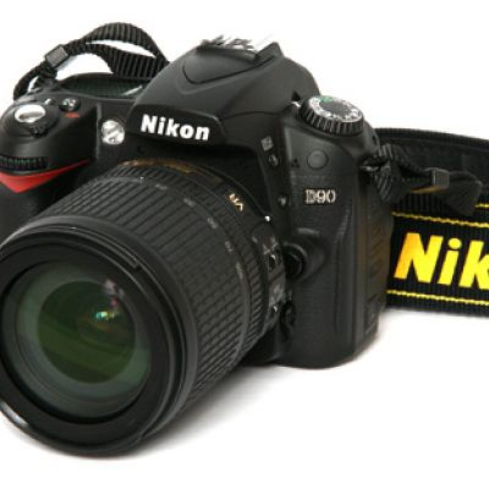 Nikon D90 & AF-S DX 18-105/3.5-5.6G ED VR - Photo 1 sur 5