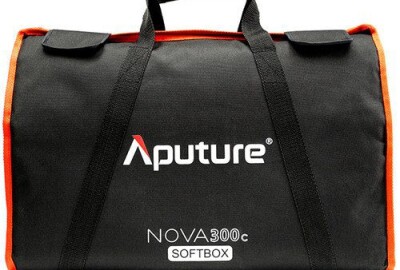 Location Aputure P300c Softbox
