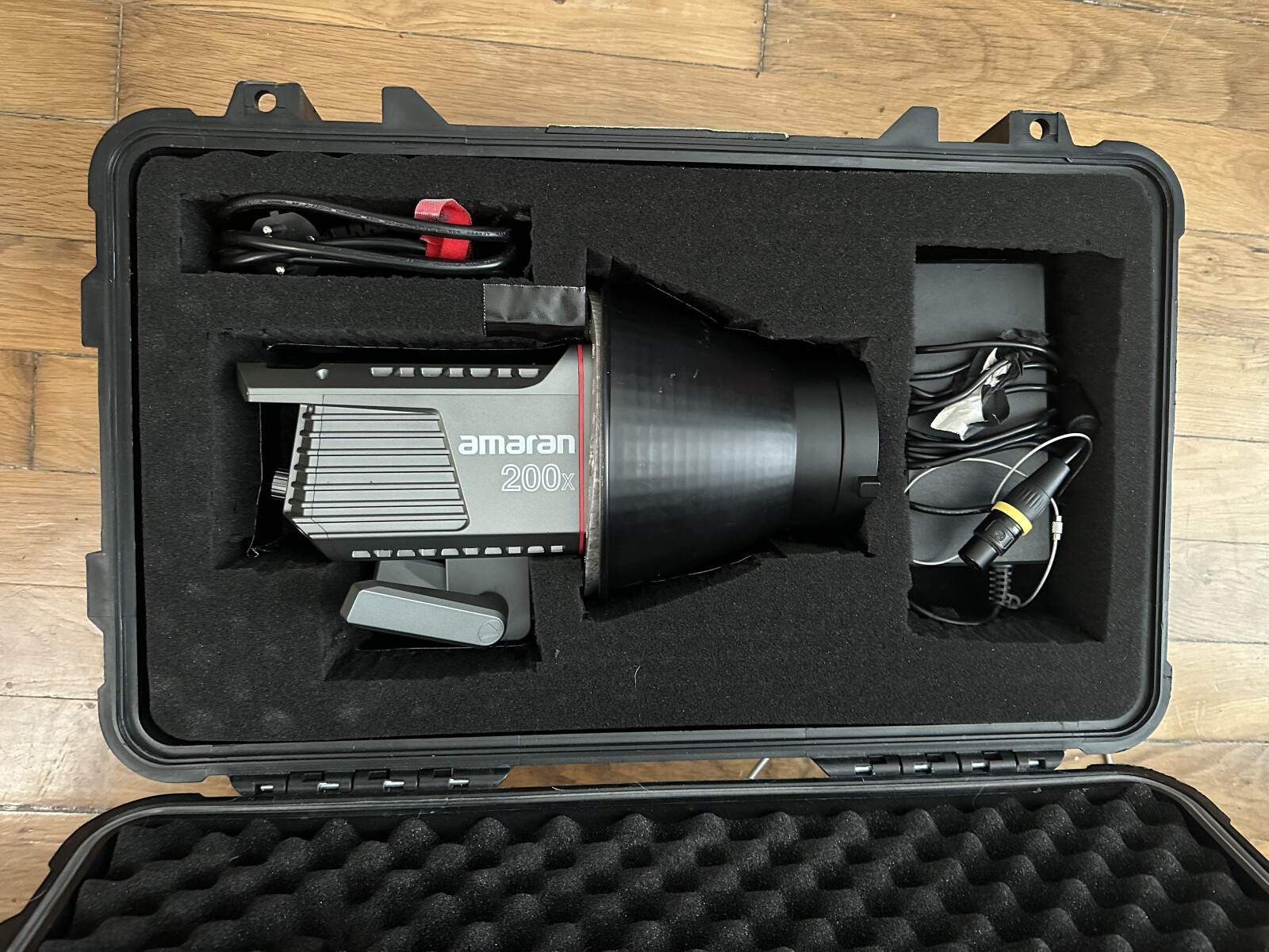 Aputure Amaran 200X - Photo 4 sur 4