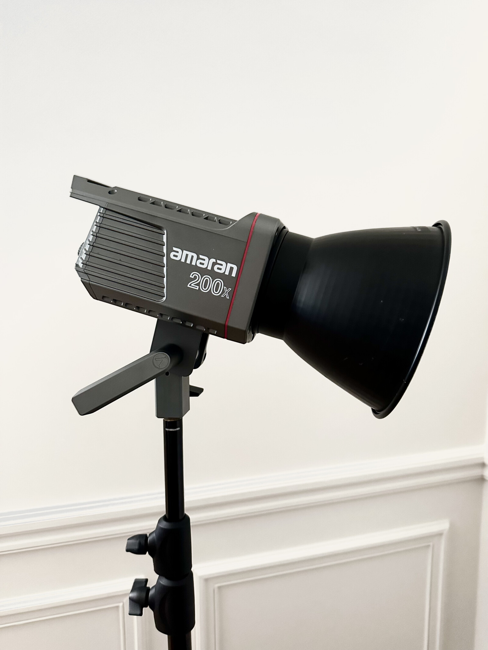 Aputure Amaran 200X - Photo 2 sur 4