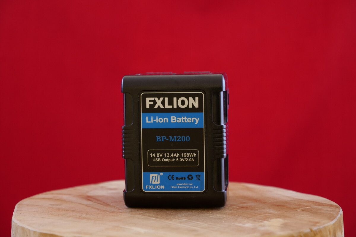 Location FXLion V-lock BP-M200 198w - Lightyshare