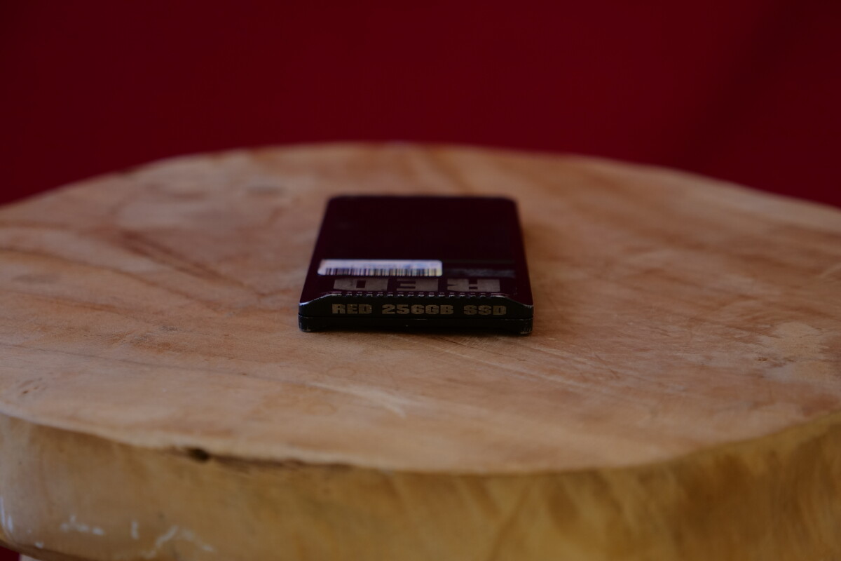 Location RED Redmag 1.8" 256Go - Lightyshare
