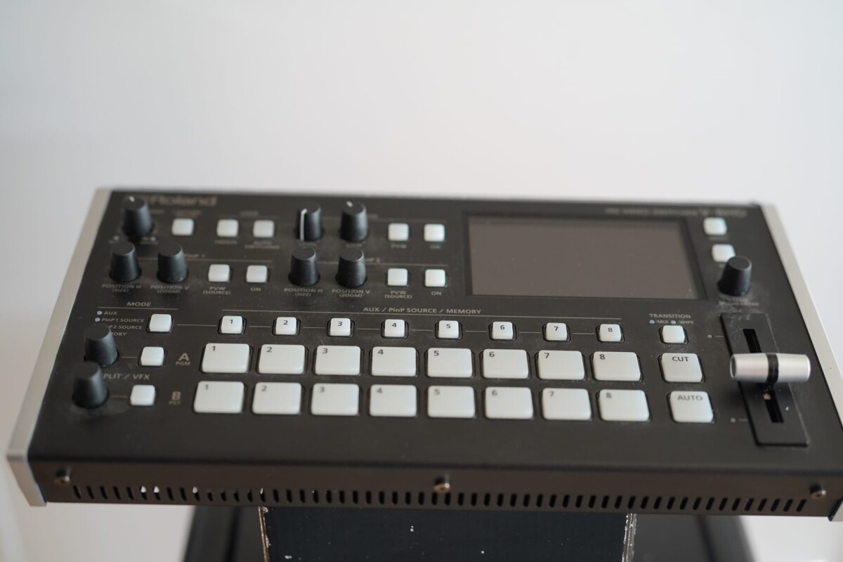 Location Roland V-8HD - Lightyshare