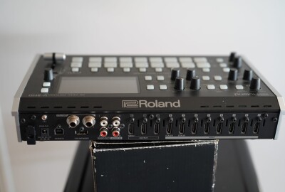 Location Roland V-8HD