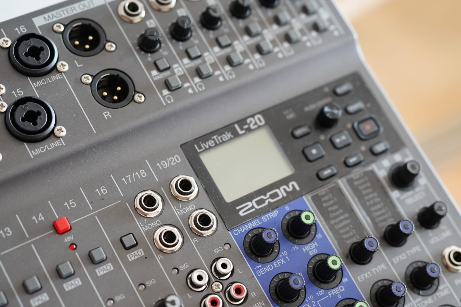 Zoom LiveTrak L-20 - Photo 2 sur 2