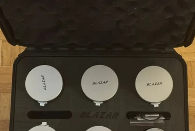 Location Blazar Remus 1.5x Full-Frame Anamorphic 5-Lens Set (33, 50, 65, 85, 125mm, PL, Silver Flare)