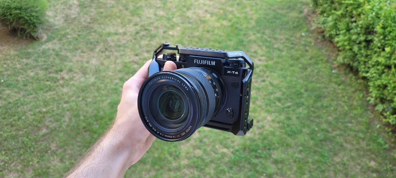 Pack Fujifilm XT-4 + XF Zoom 16-80mm F4 - Photo 1 sur 4
