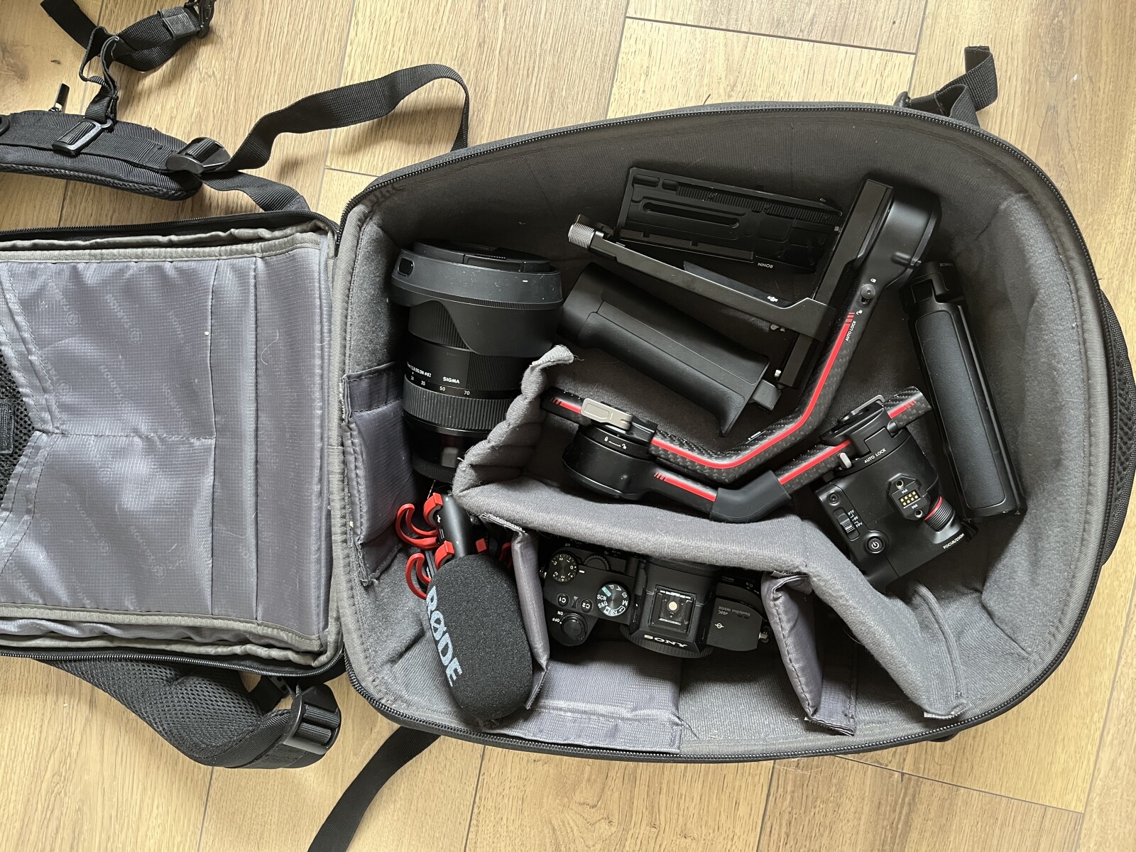 Pack COMPLET Sony Alpha 7 III + Objectif Sigma 24-70 2.8 + DJI RS3 PRO - Photo 1 sur 2