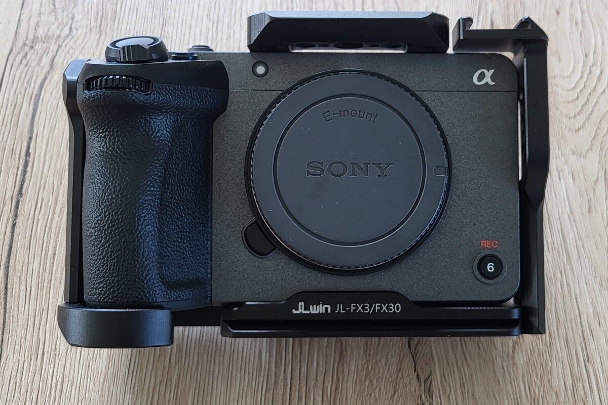Location Pack FX3 - 24-70 F2.8 DG DN - CFE 320go - Cage - Lightyshare