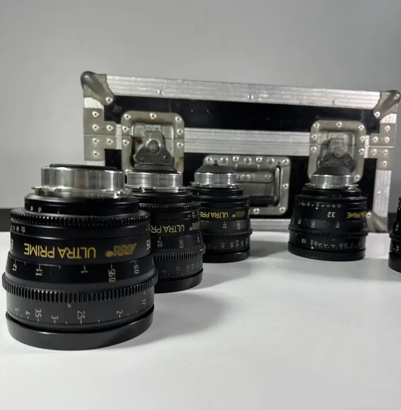 Pack 6 optiques ARRI Ultra Prime - Photo 1 sur 3