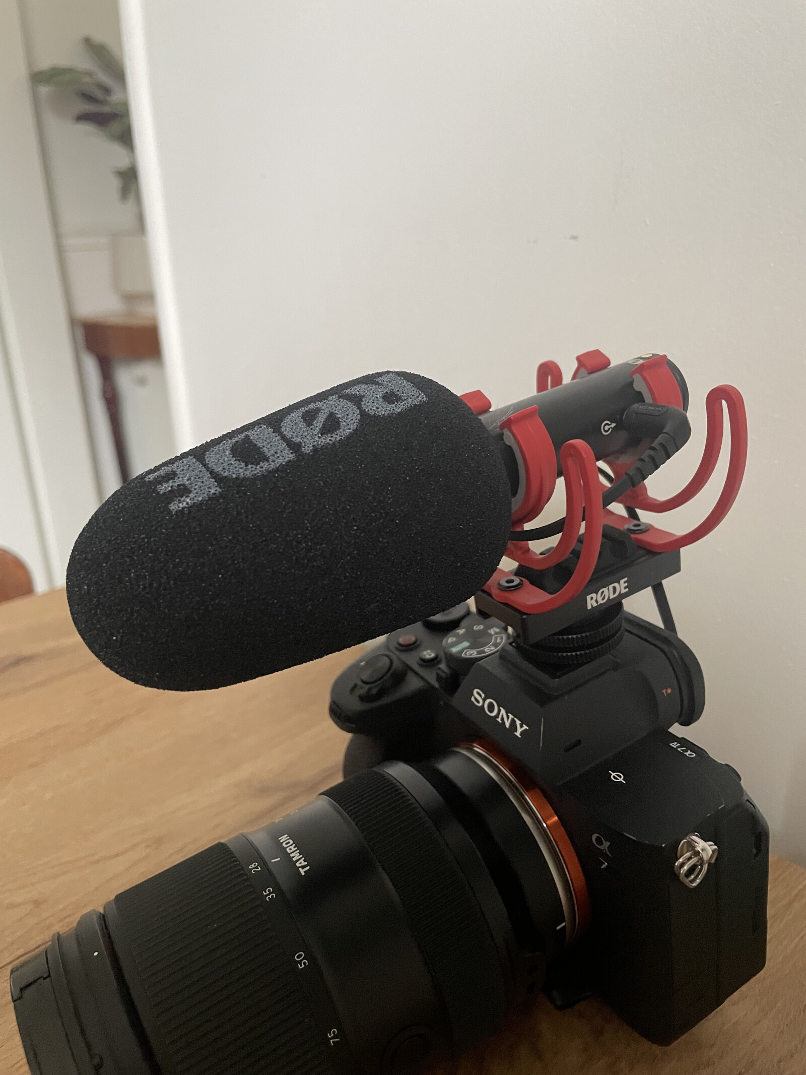 Pack Sony Alpha 7 IV + objectif Tamron 28-75mm F/2.8 Di III VXD G2 + Rode VideoMic GO II - Photo 2 sur 2