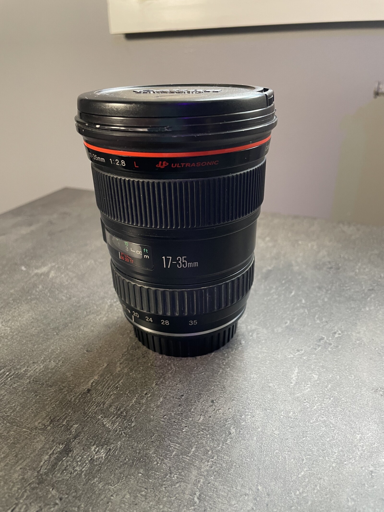 Objectif Canon 17-35mm F/2.8 série L - Photo 1 sur 2