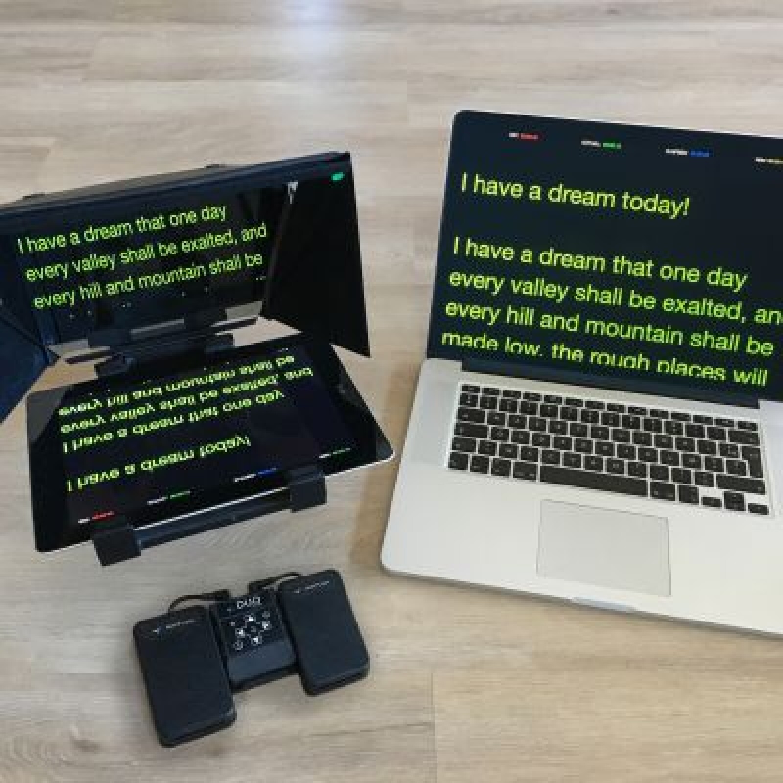 Prompteur Datavideo TP-500 + iPad + MacBook Pro - Photo 1 sur 4