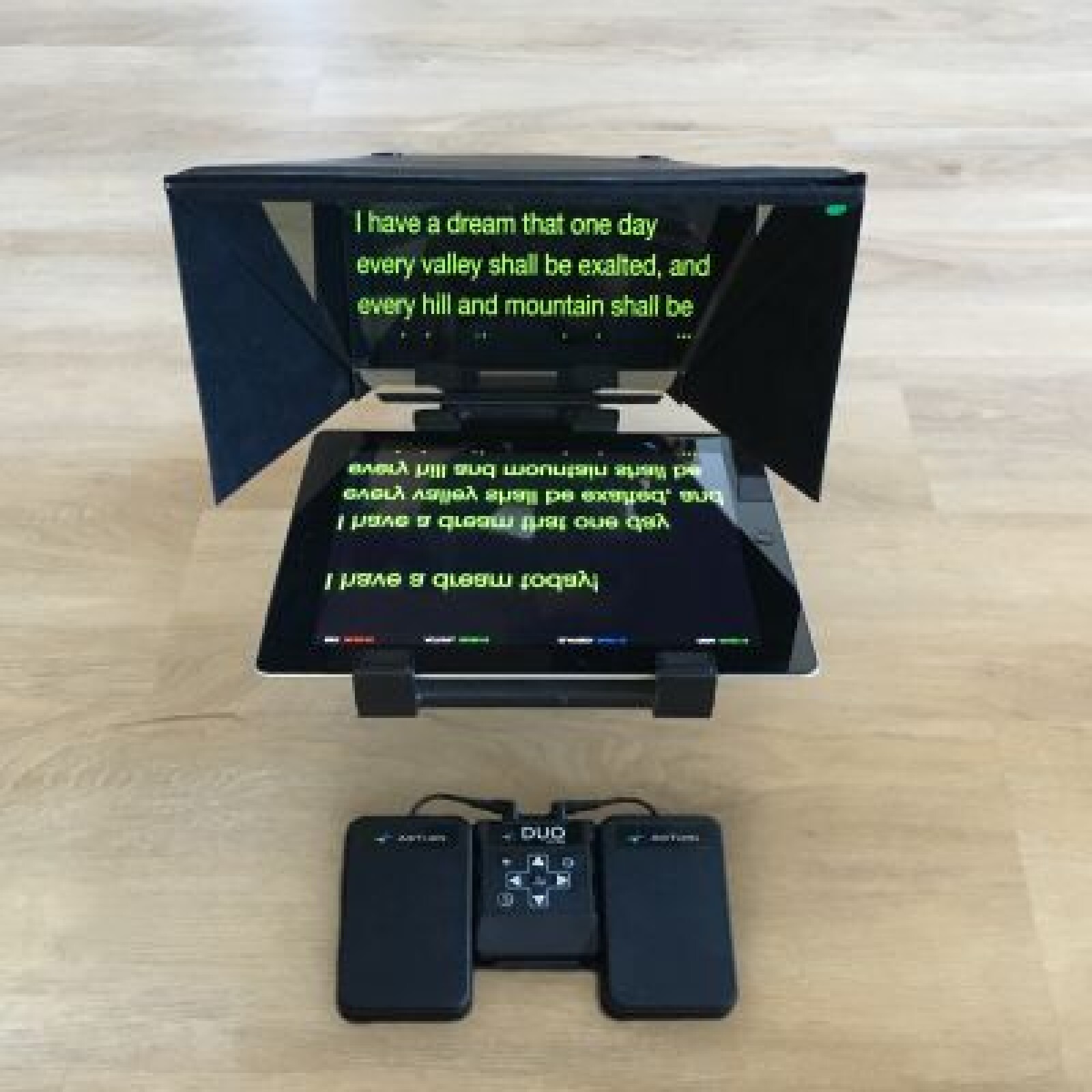 Prompteur Datavideo TP-500 + iPad - Photo 1 sur 4