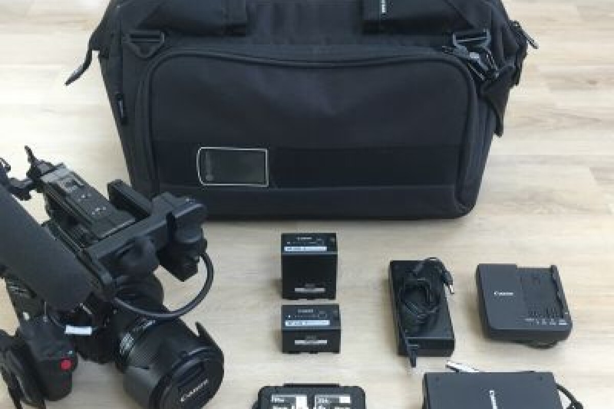 Location Canon C200 + 1 objectif #standard #pack (EOS) - Lightyshare