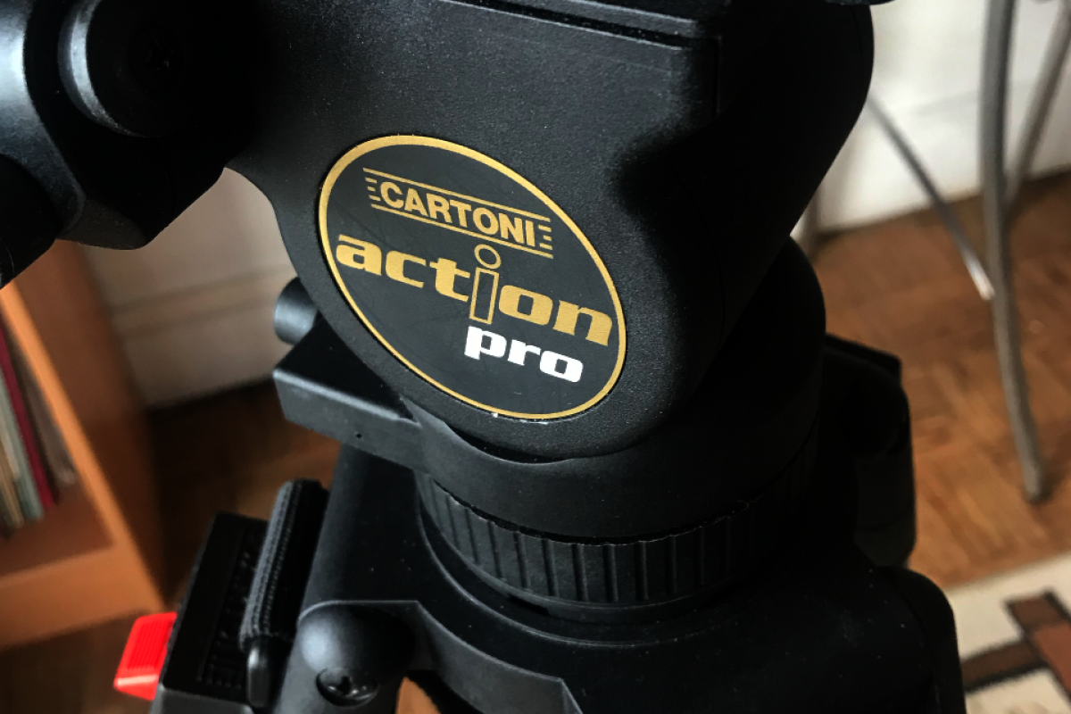 Location Cartoni Action Pro (tête fluide) - Lightyshare