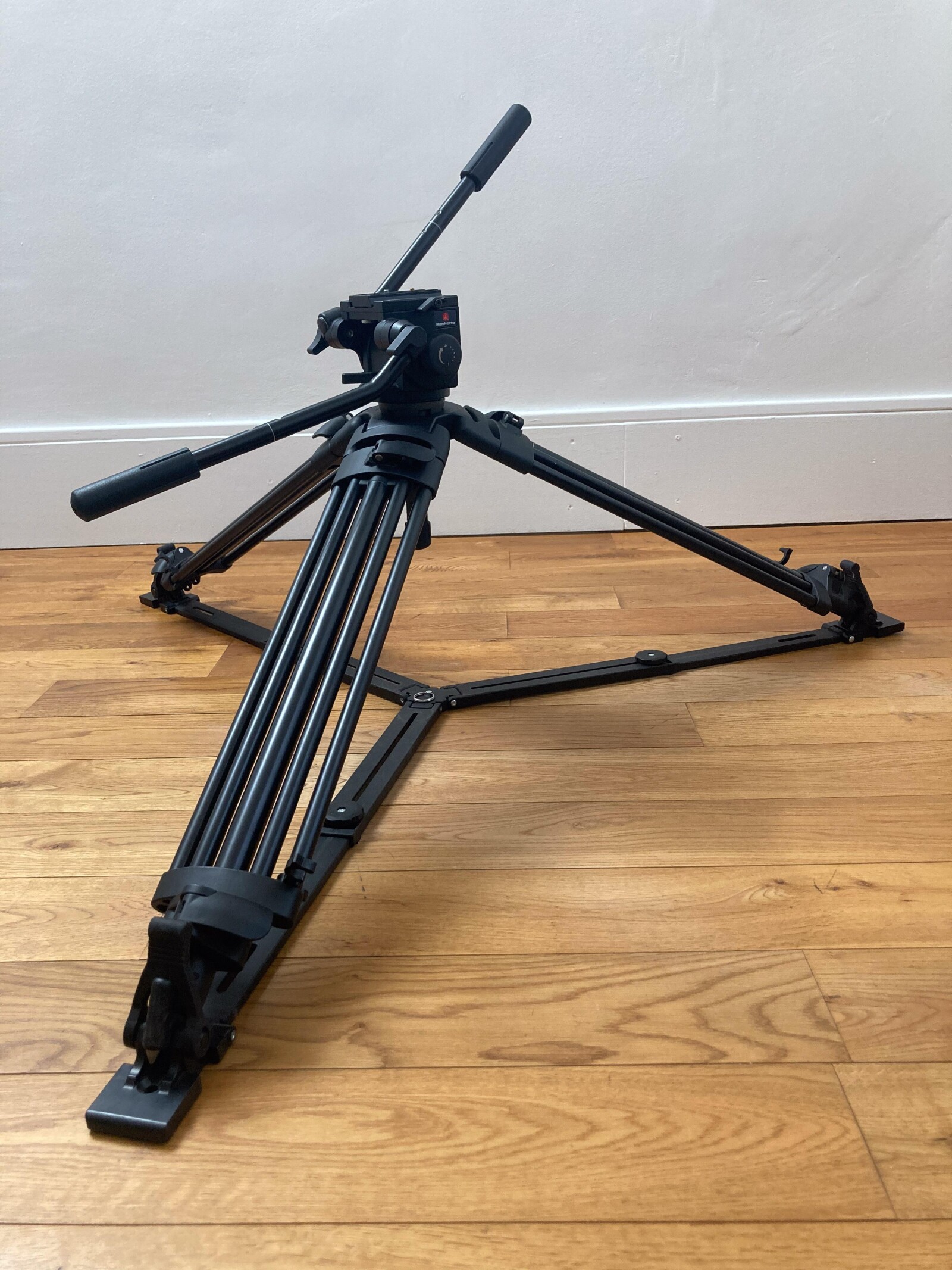 Trépied Manfrotto 525 MVB + tête Manfrotto 501  - Photo 4 sur 4