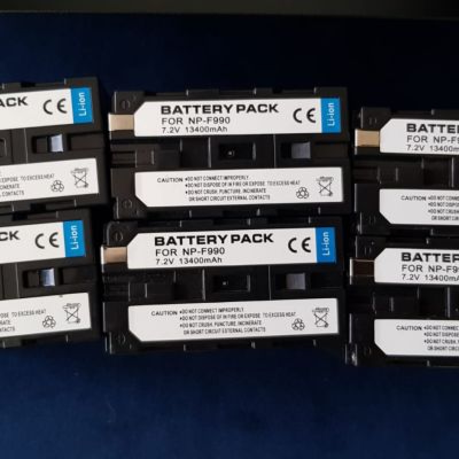 Kit de 3  Panneaux de 660 Leds + 6 Batteries + 3 Trépieds + Gélatines de couleurs - Photo 3 sur 5
