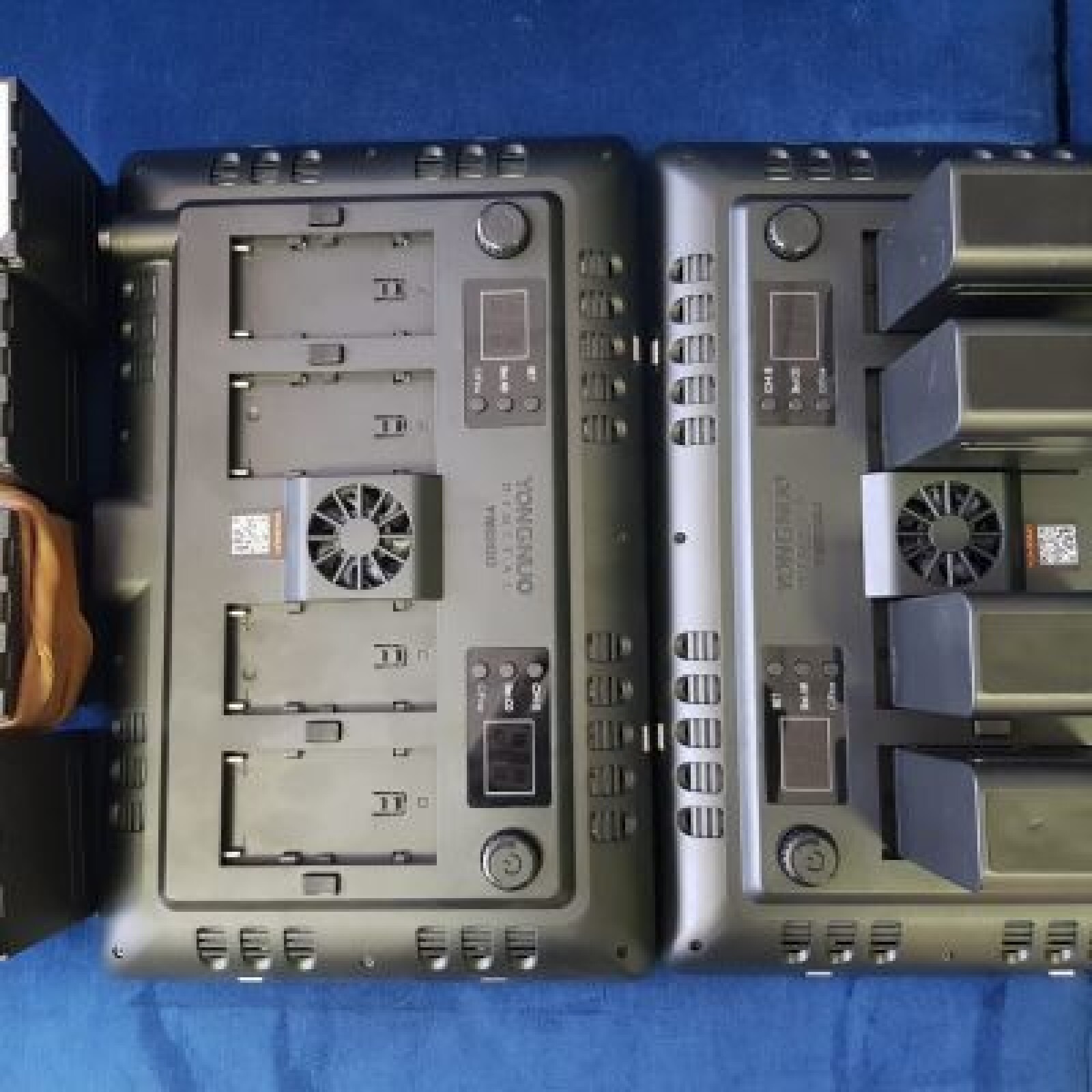 Kit de 2 Panneaux de 1200 Leds + 8 Batteries + 2 Trépieds + Gélatines de couleurs - Photo 2 sur 5
