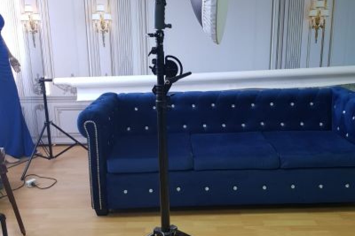 Location Flash externe à batterie de 300w + Trépied  + bol beauté ou boite à lumière de 90cm + 2 Batteries - Lightyshare