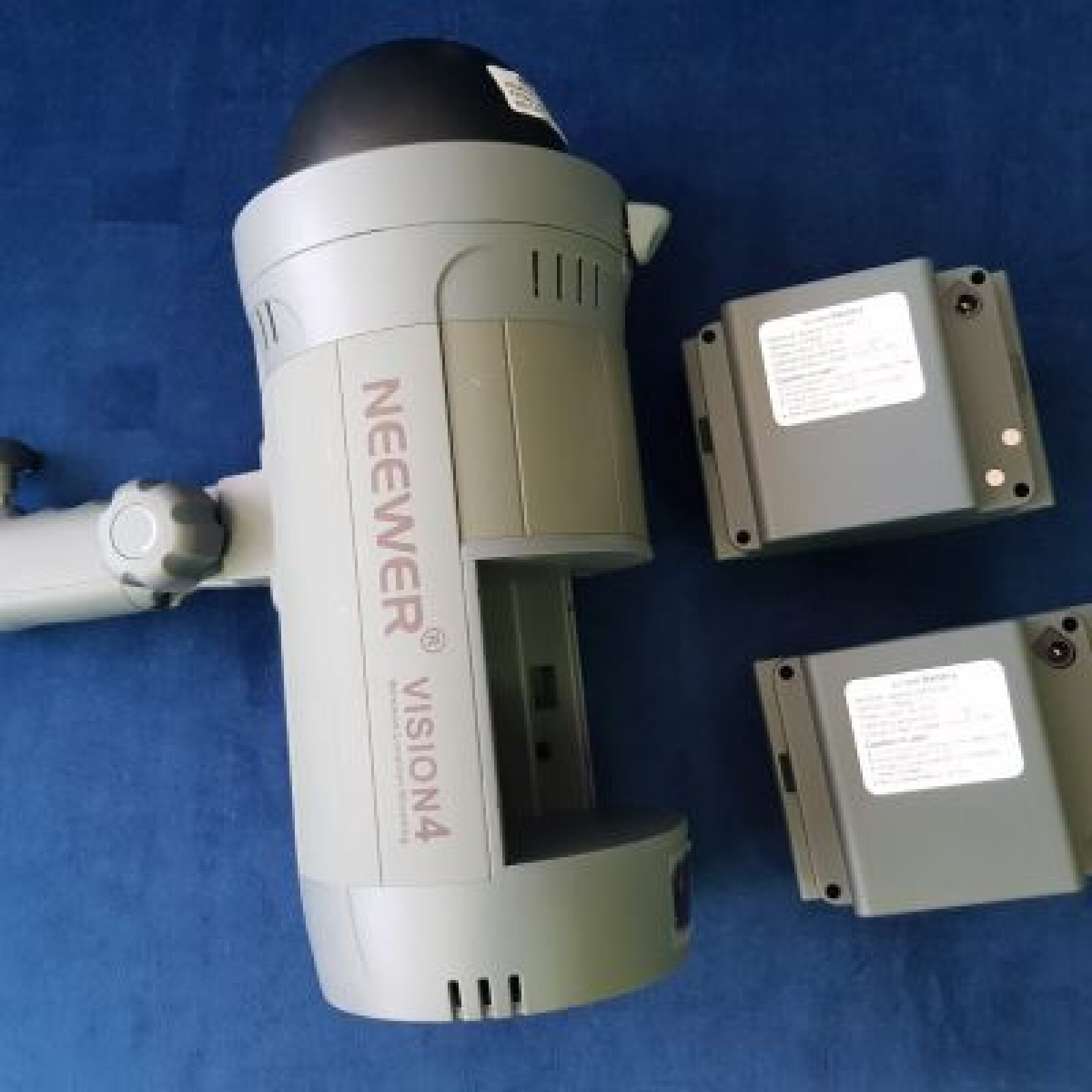 Kit de 2 Flash externe à batterie de 300w + 2 Trépieds  + bol beauté ou boite à lumière de 90cm + 2 Batteries - Photo 2 sur 5