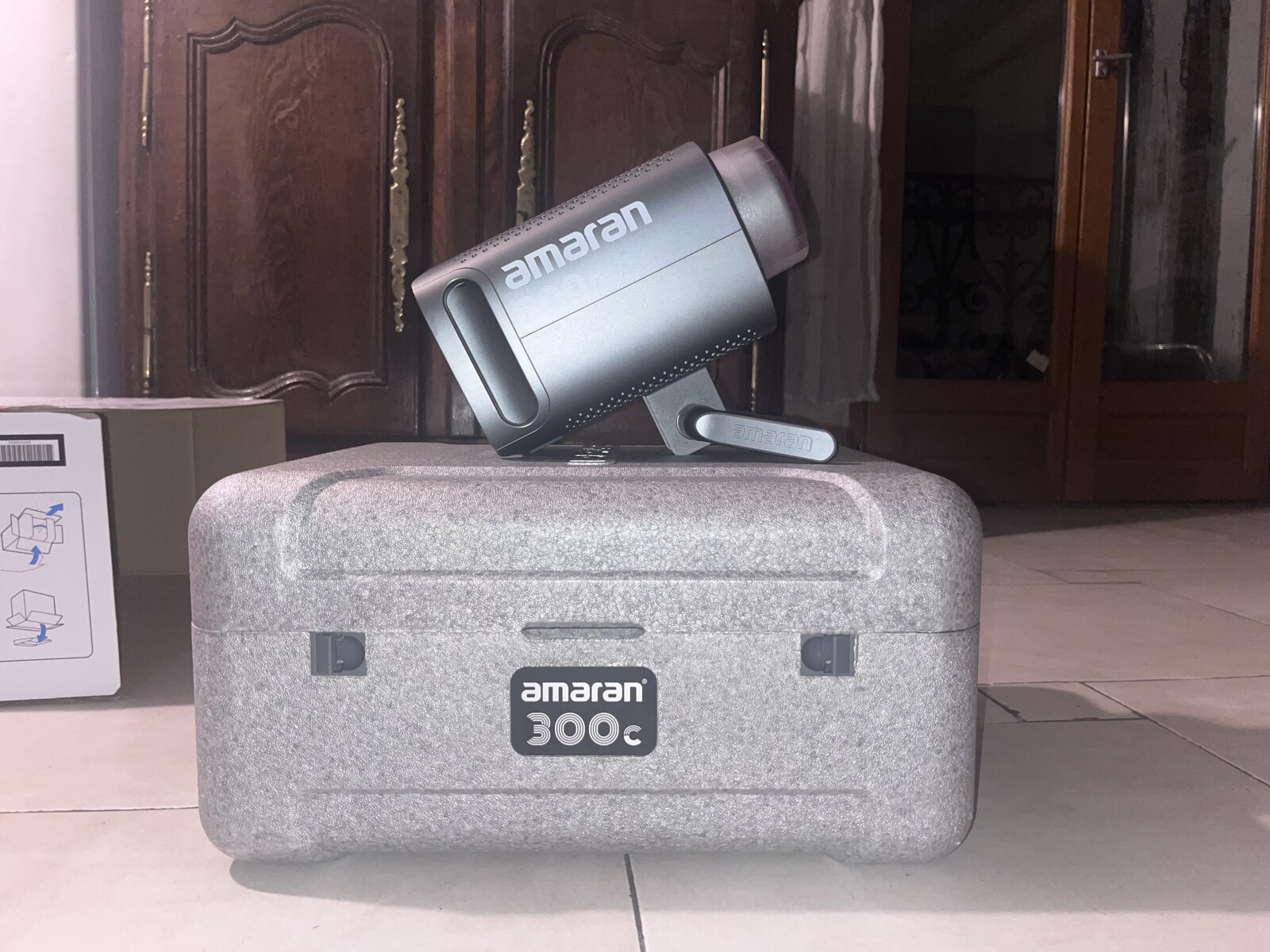 Amaran Amaran 300C - Photo 2 sur 2