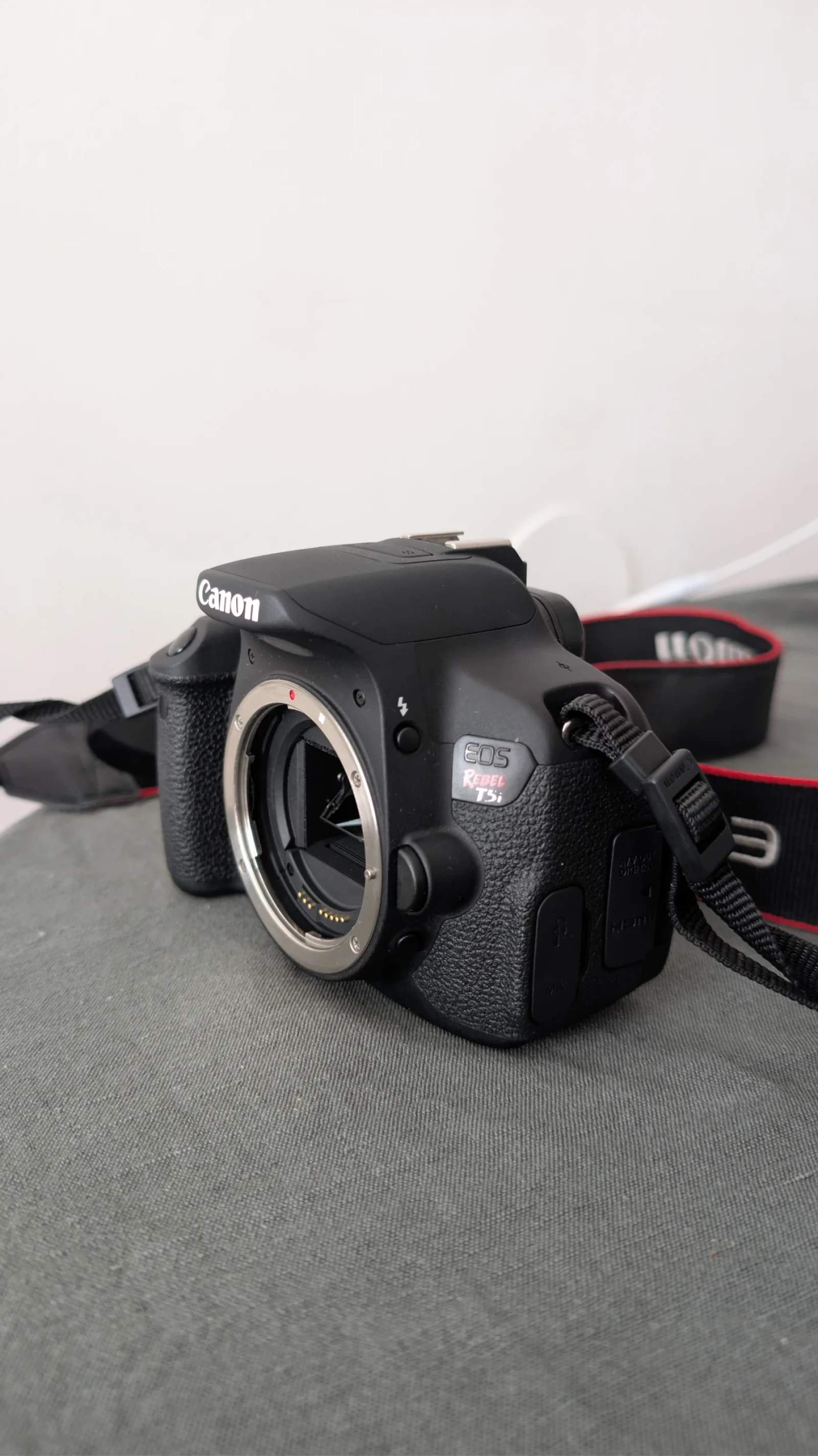 Canon EOS 700D - Photo 2 sur 3