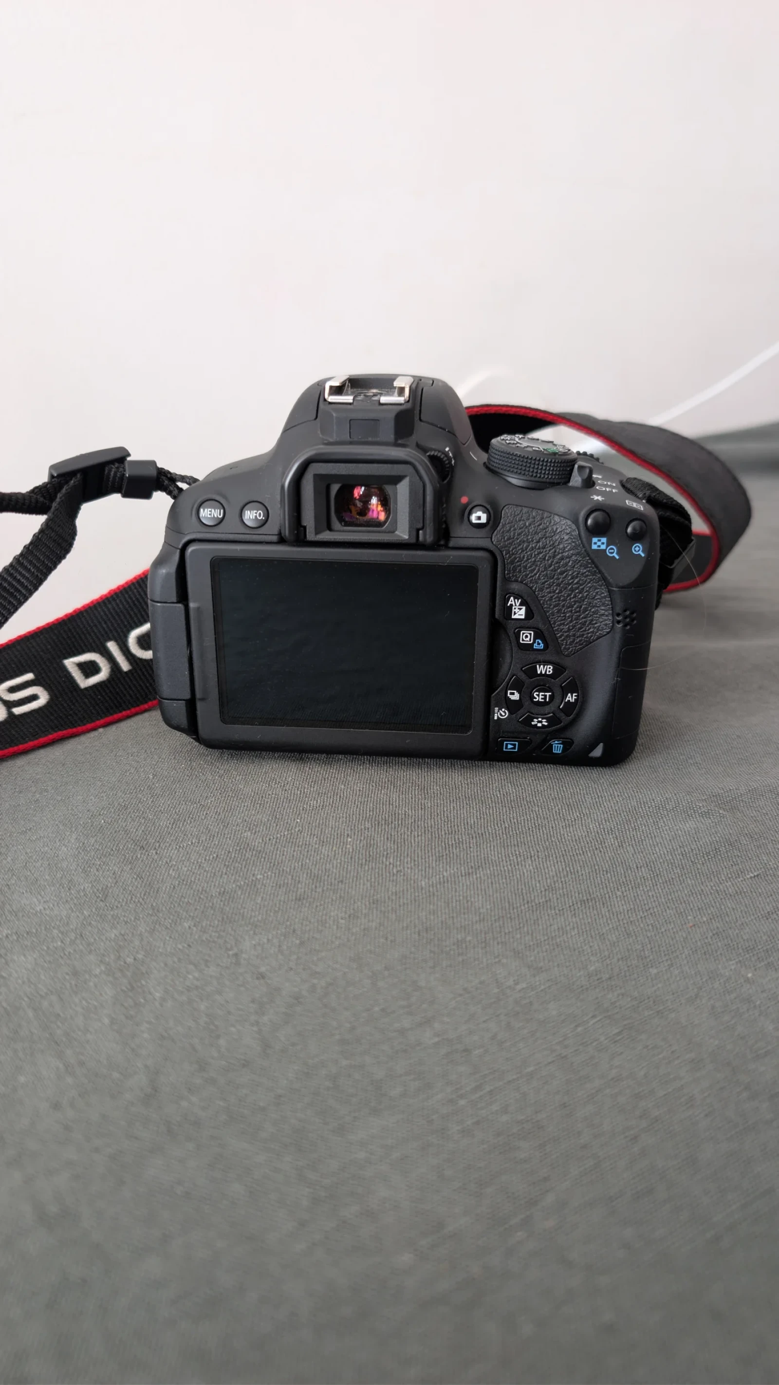 Canon EOS 700D - Photo 1 sur 3