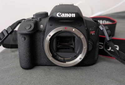 Location Canon EOS 700D