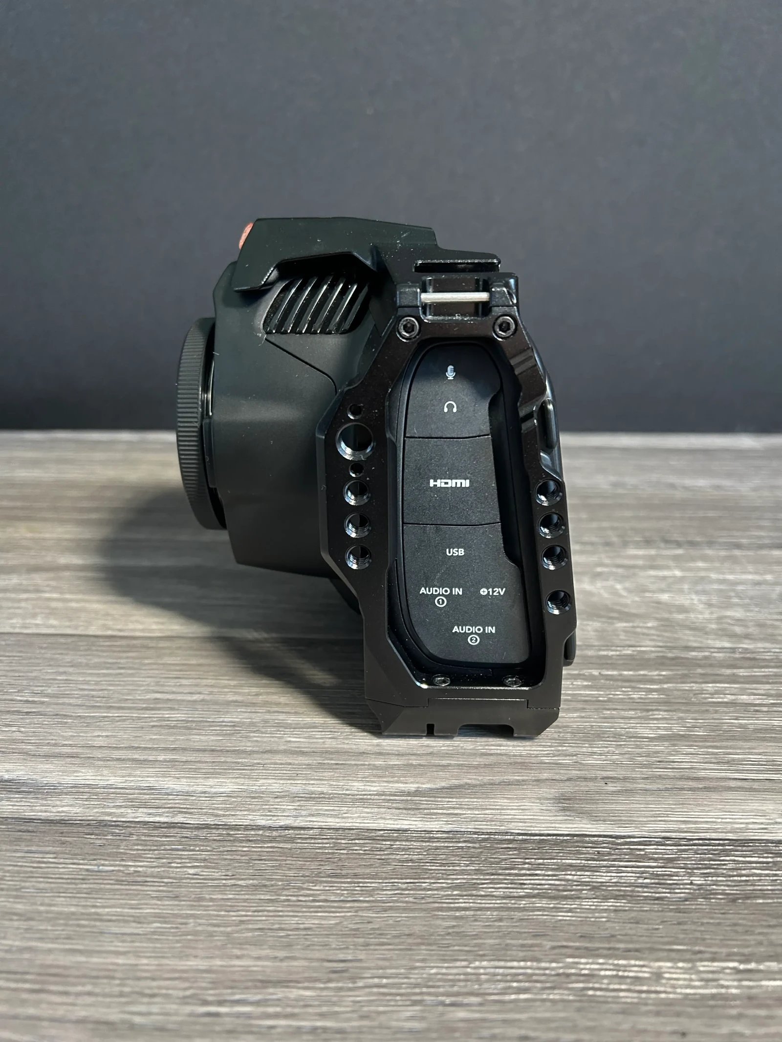 Blackmagic Design Pocket Cinema Camera 6K - Photo 2 sur 5
