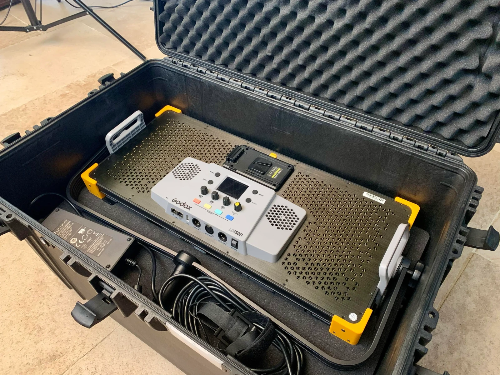 3 Projecteurs Godox LD150R (équivalent Skypanel s60) - Photo 1 sur 5