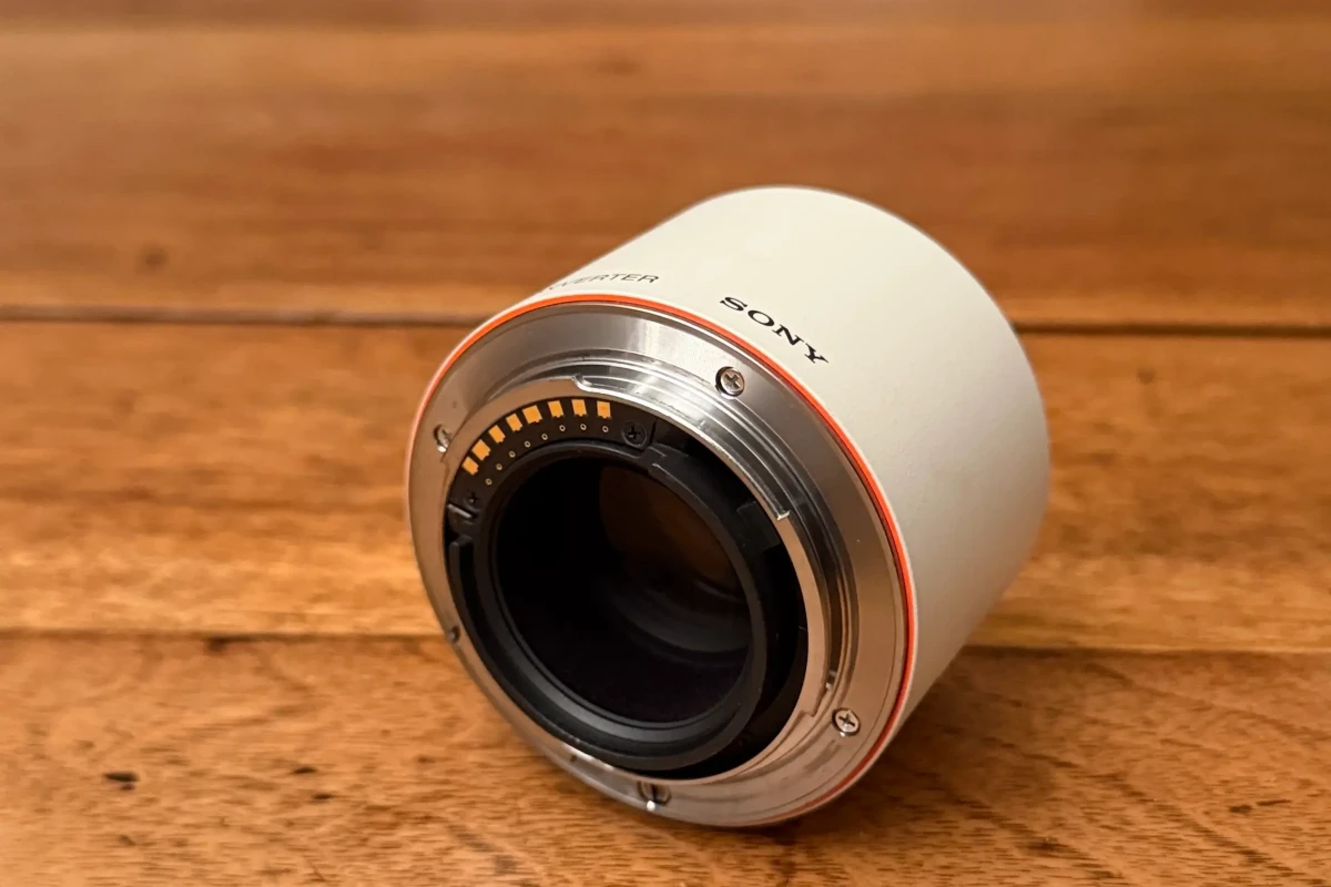 Location Sony SAL20TC - Lightyshare