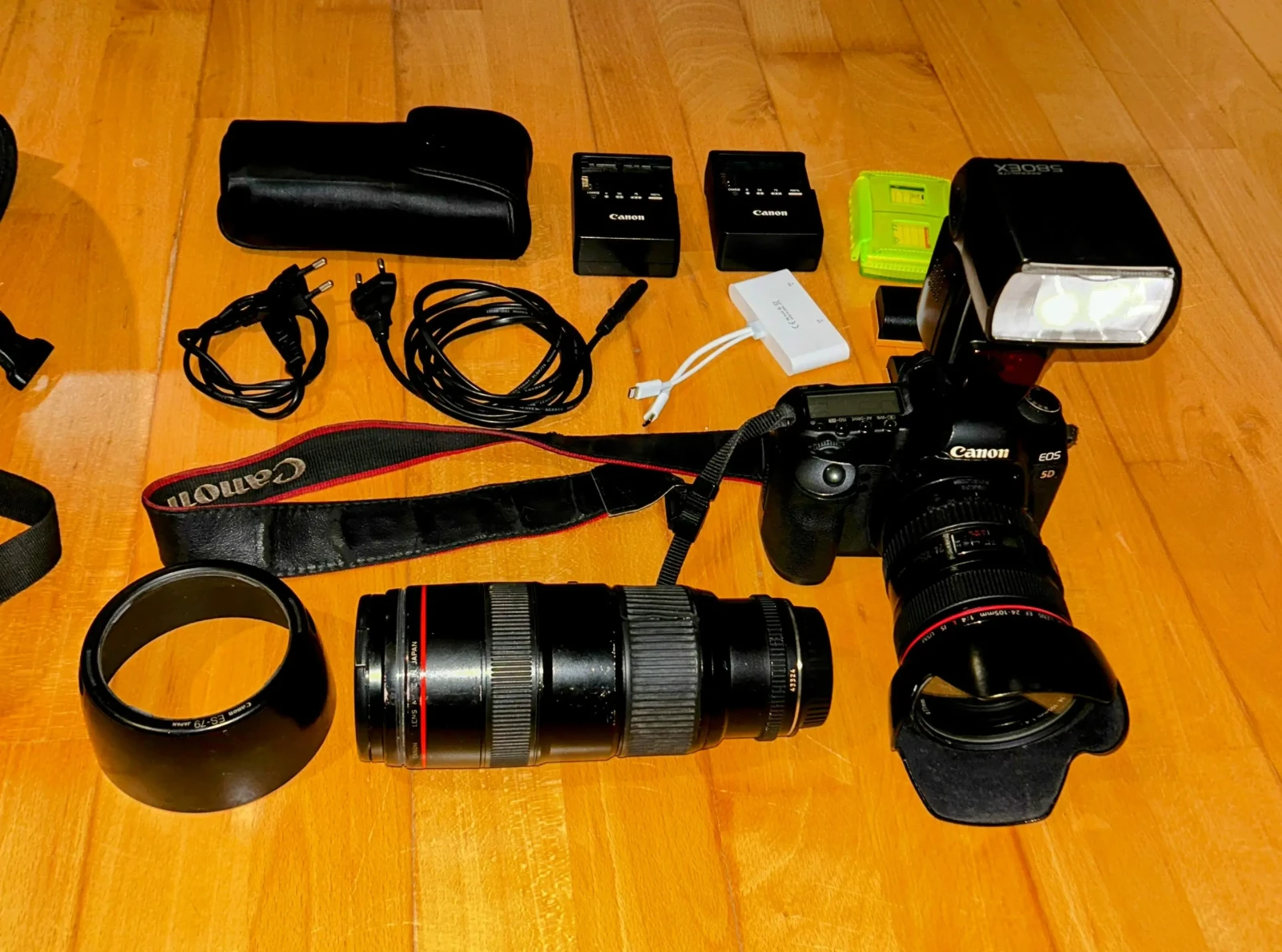 Canon 5D Mark II - Photo 1 sur 2